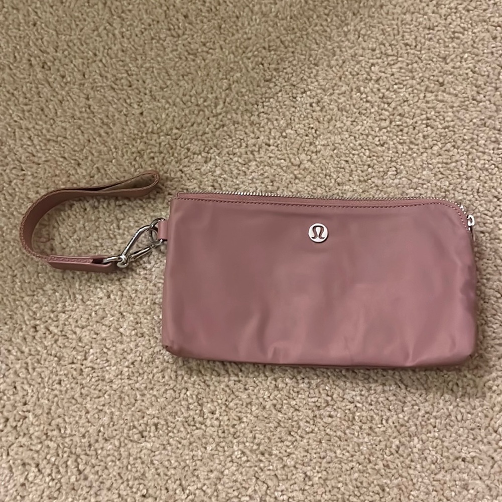 Lululemon wallet